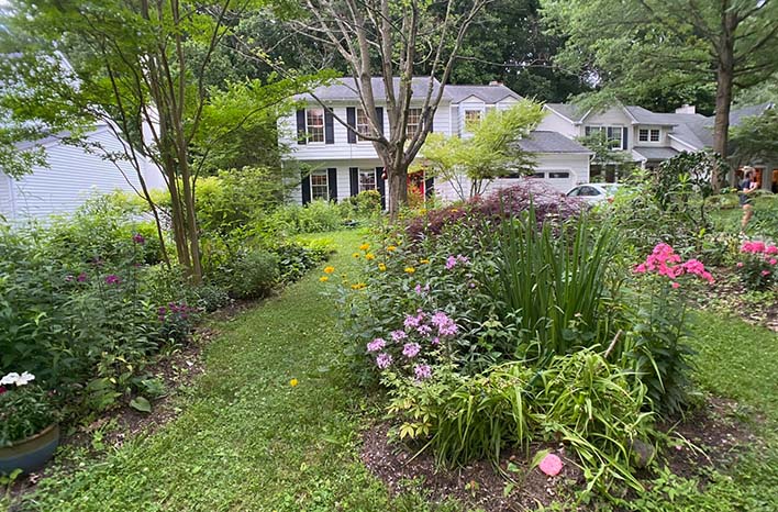 Jeff and Janet Crouch took on their HOA to defend their front yard garden and won a victory for all native gardeners in Maryland.